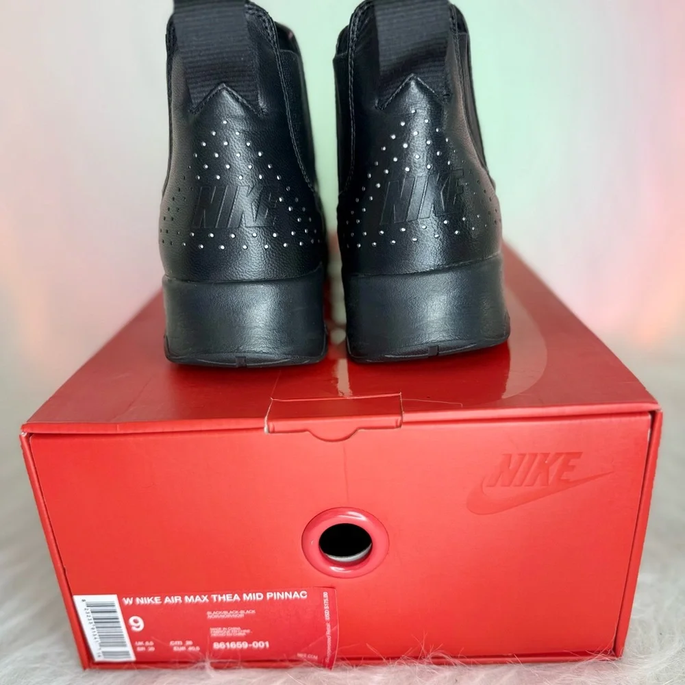 Nike AirMax Thea Mid Pinnacle Shoe Boots - Picture 2 of 8